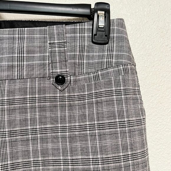 Maurices NWOT Checkered Knee Length Shorts Size 7/8 - Picture 3 of 13